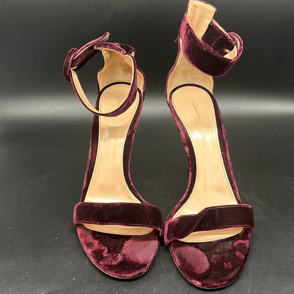GIANVITO ROSSI Velvet heel sandals 37.5 - Picture 4 of 10
